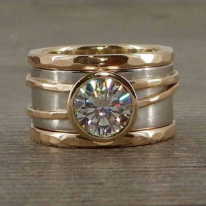 Anel vintage de vidro incrustado dourado e prateado