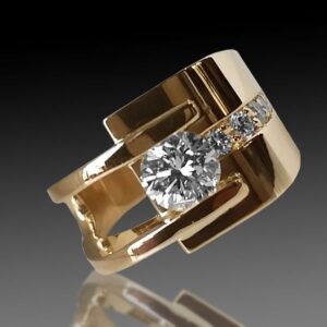 Anel de Zircônia Irregular Dourada Vintage