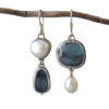 Brincos vintage azuis e pérolas