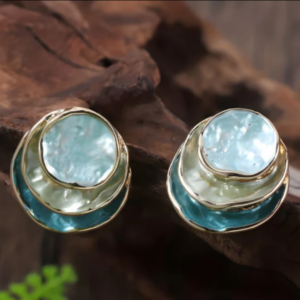 Brincos Vintage em Camadas Elegantes