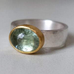 Anel verde vintage feito à mão