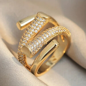 Anel de Ouro Dourado com Design Irregular