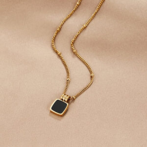Colar com Pingente Preto Lucia