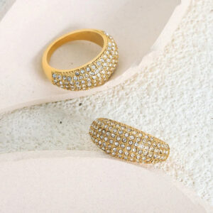 Anel vintage com zirconia incrustada Marseille